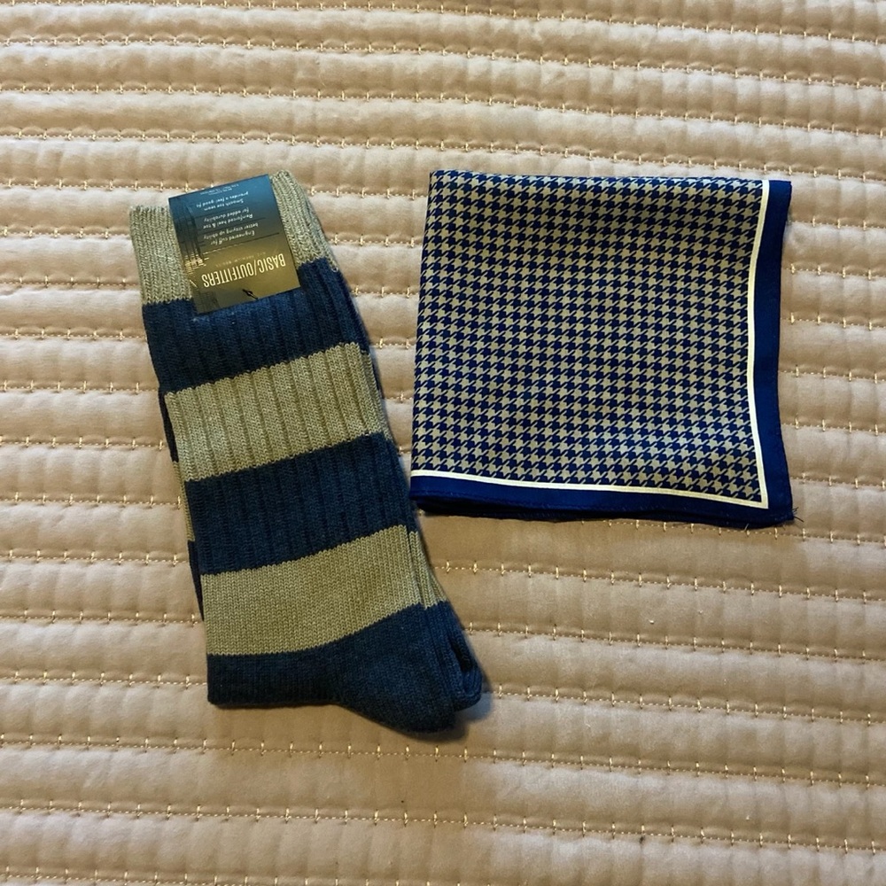 Men’s socks & pocket square